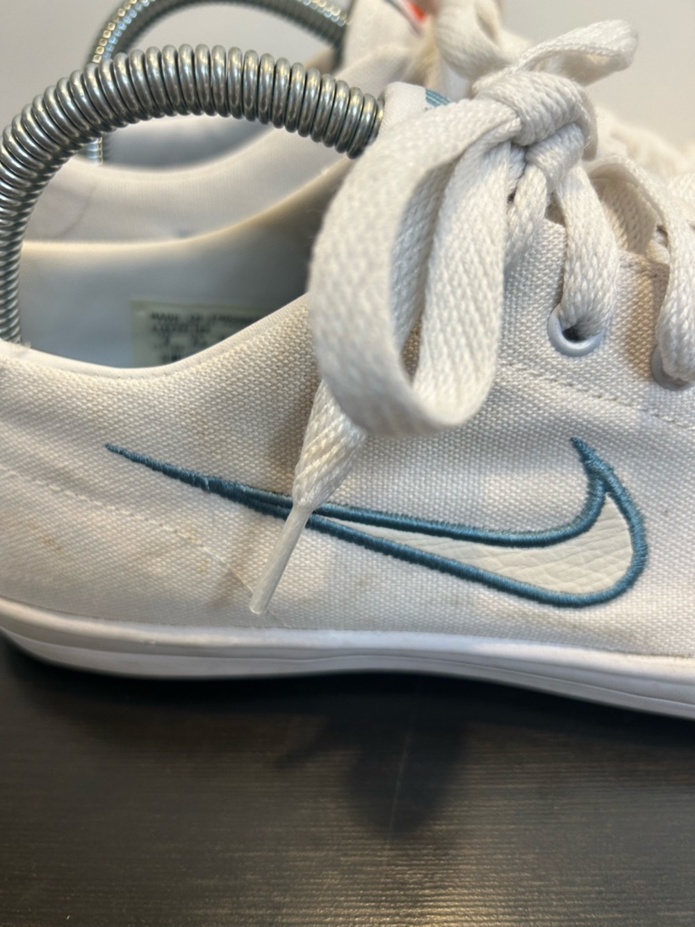 Nike Women’s Capri Canvas Low Top Sneakers White 315774-100 - Picture 2 of 9